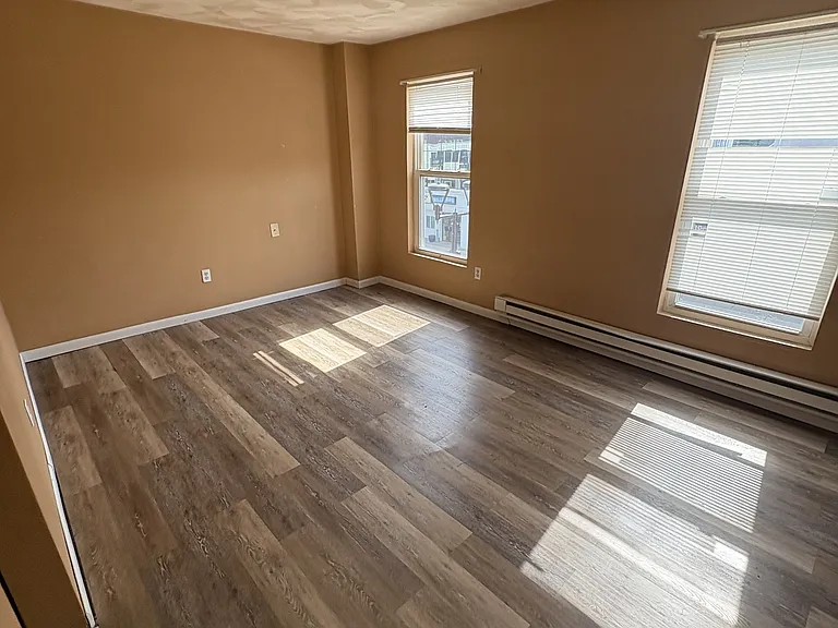 127 Washington Ave — Photo 10
