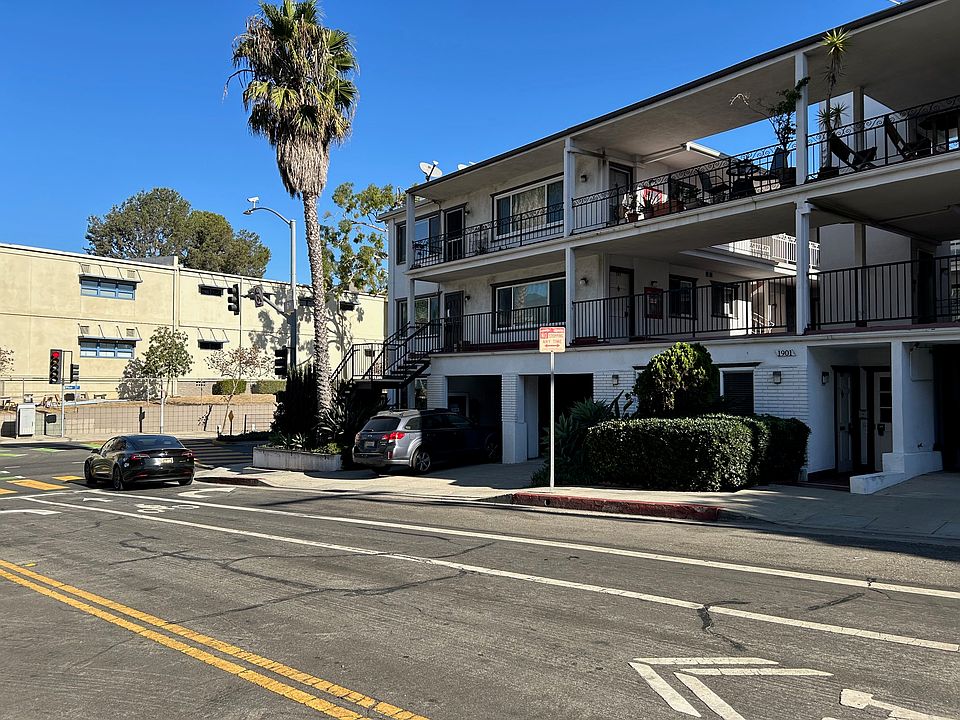 1st image of 1901 6th St #102-1