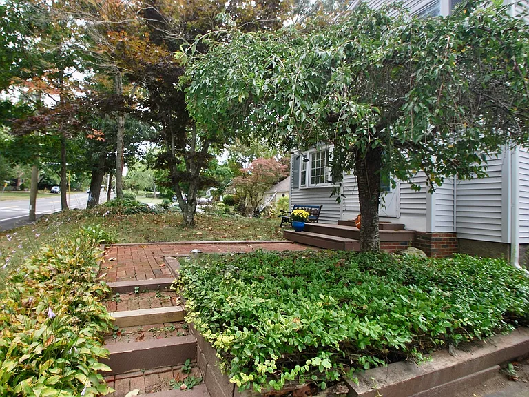1547 Liberty St — Photo 15