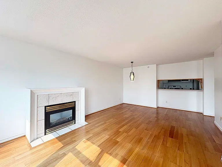 720 Carnarvon St #807 — Photo 4