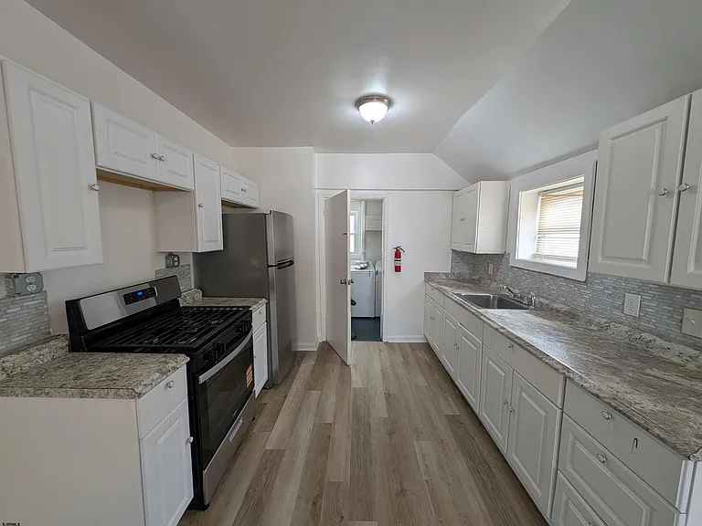 2015 Grant Ave — Photo 7