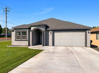 2302 Famville Ct, Pasco, WA 99301