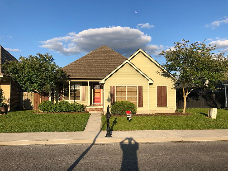 1st image of 907 Southlake Cir