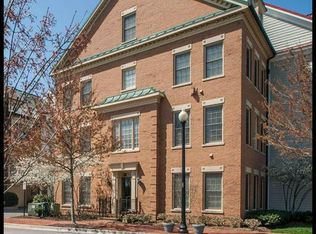 700 Miller Ln, Alexandria, VA 22314