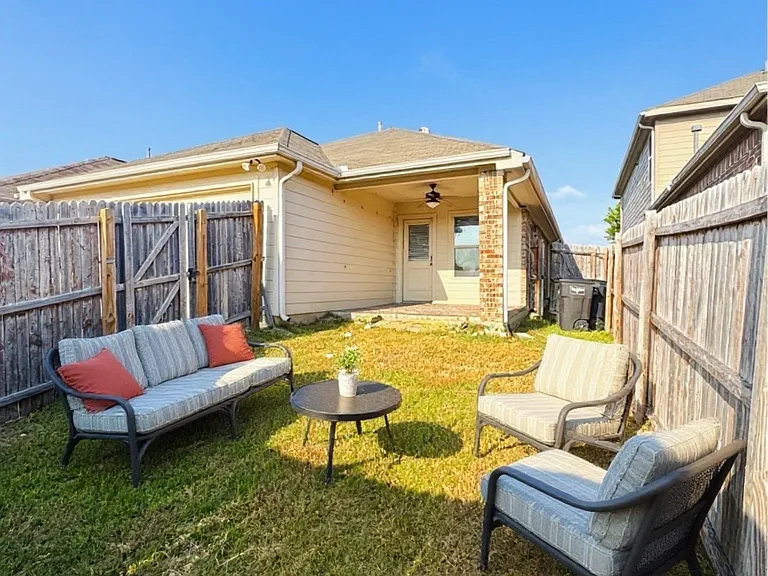 8440 Gentian Dr — Photo 16