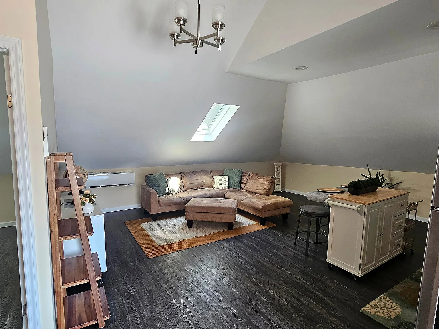 1 bed, 850 sqft, $2,900 — Photo 1