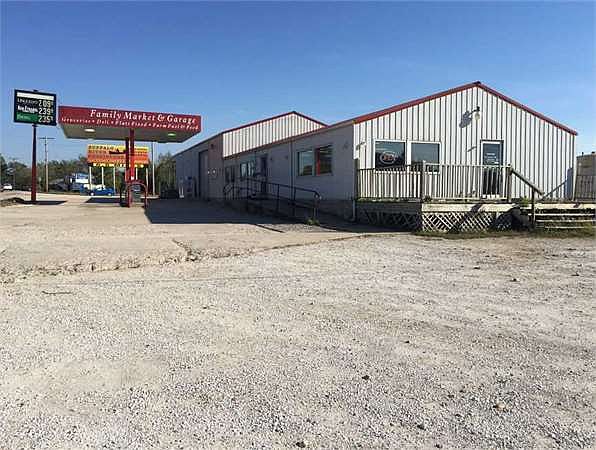 1st image of 205 N Highway 65