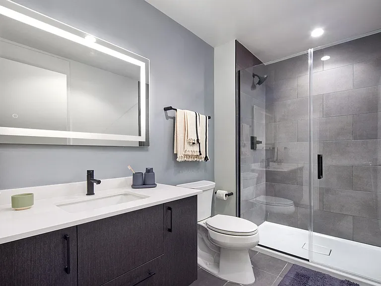 Glassworks Apartments — Photo 8
