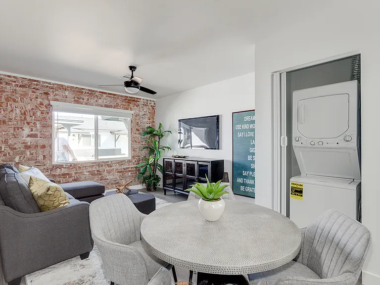 2512 E Thomas Rd #12 — Photo 16