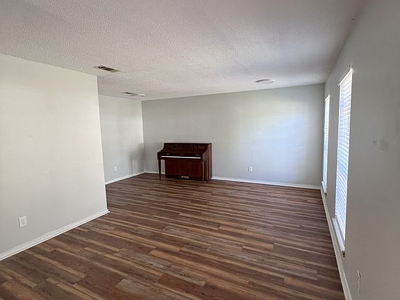 2nd image of 4555 Treeline Dr