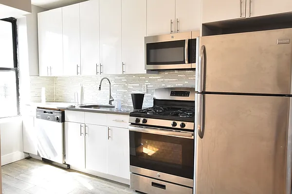 Rented by Clove Realty LLC | media 6