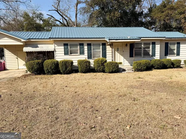 145 Edmondson Cir, Cochran, GA 31014