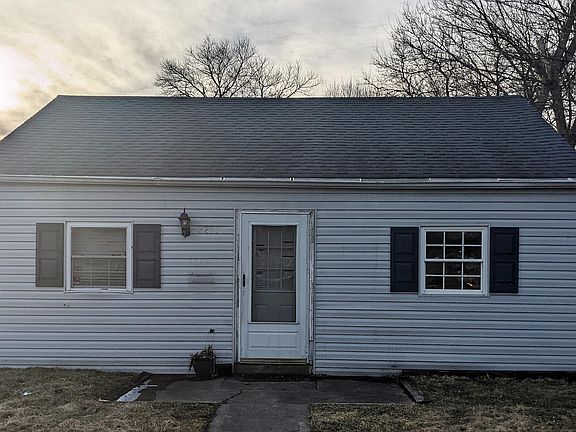 2nd image of 2765 Grasmere Ave