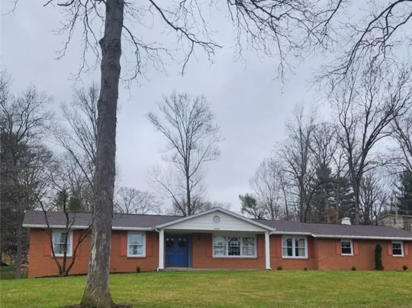 1040 Cynthia Dr, Zanesville, OH 43701