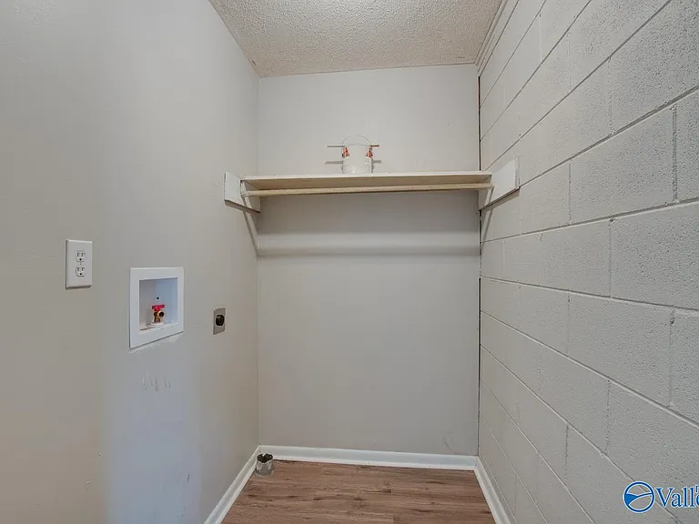 1330 Oshaughnessy Ave NE #A — Photo 12