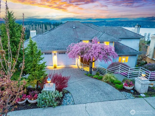 8734 Paisley Drive NE, Seattle, WA 98115
