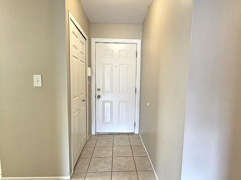 739 W Maple Rd — Photo 4