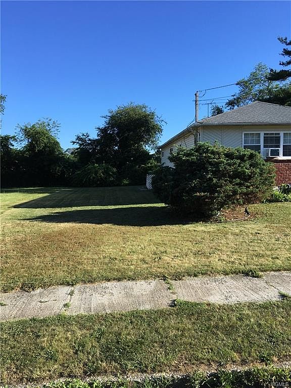 26 Bentley Rd, Amityville, NY 11701 Zillow