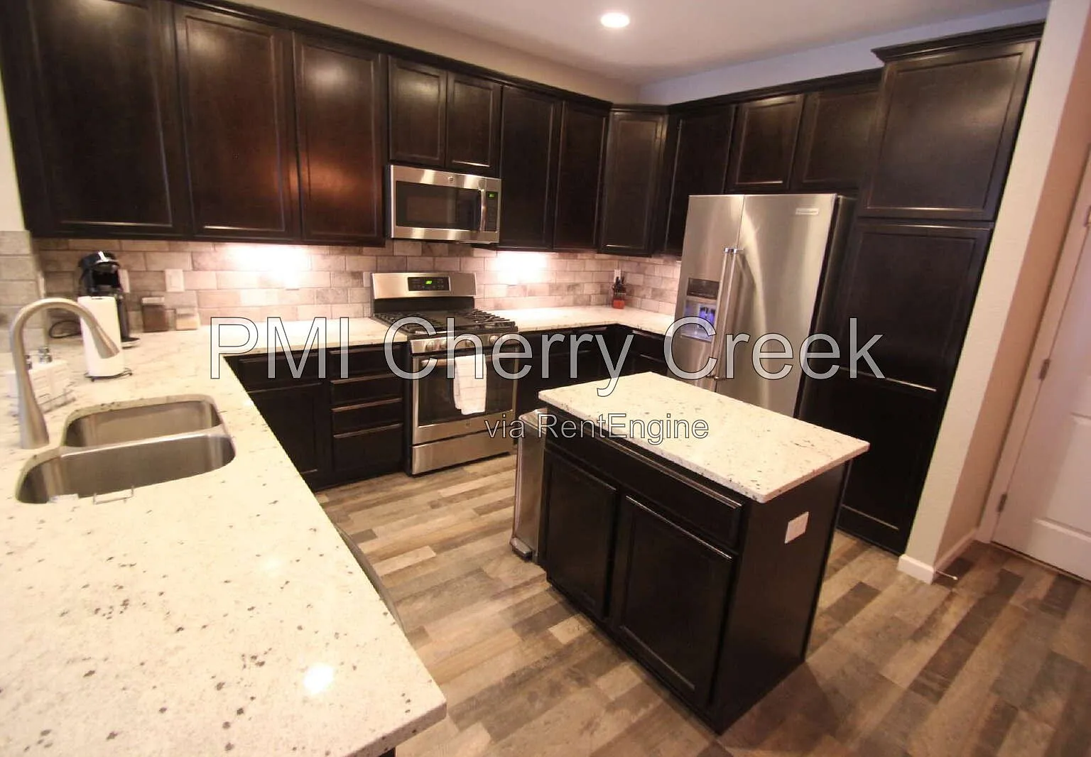 3 bed, 2.5 bath, 1598 sqft, $2,900 — Photo 3
