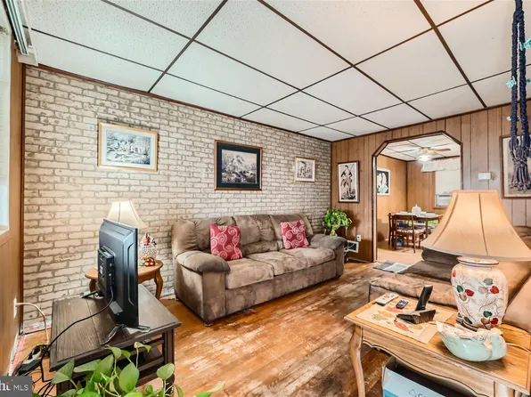 2105 Whistler Ave, Baltimore, MD 21230