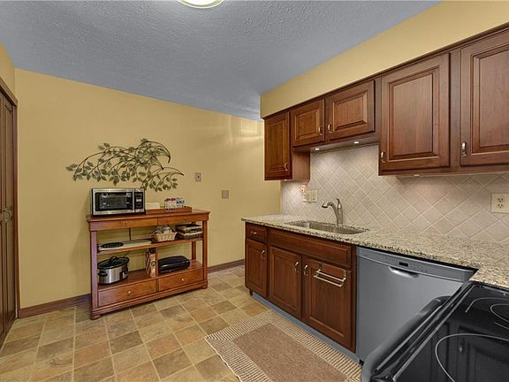 5th image of 1360 Bobby Ln #21