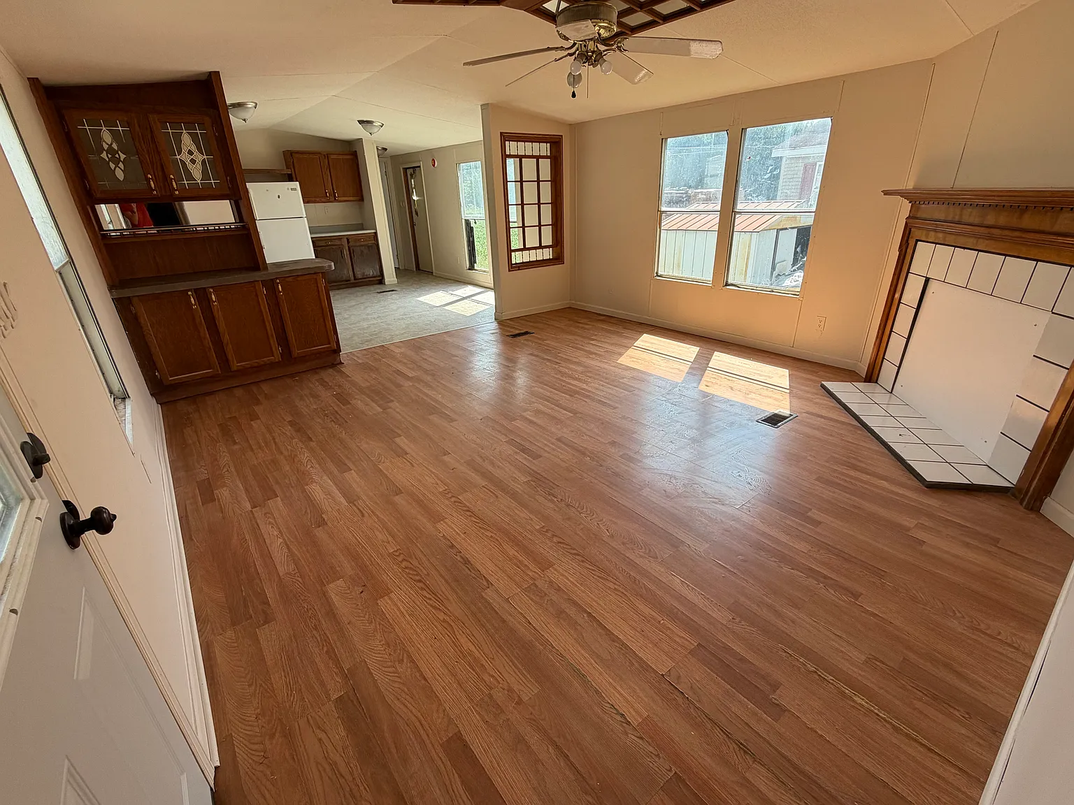 3 bed, 1280 sqft, $925 — Photo 1