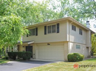 105 Larkdale East Rd, Deerfield, IL 60015