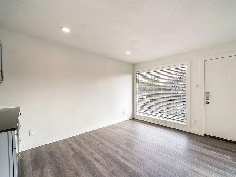 1309 Blair St #2 — Photo 6
