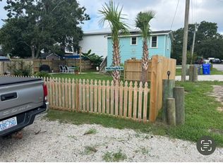 405 4th St N, Carolina Beach, NC 28428