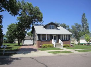 505 W Elm St, Parkston, SD 57366
