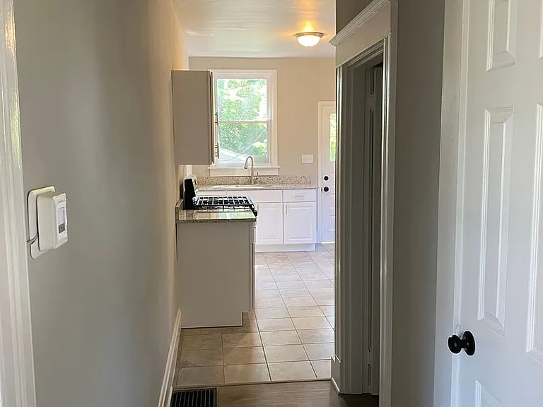 6834 Betts Ave — Photo 8