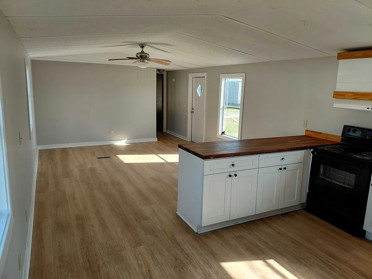 Building Photo - 304 Annabelle Rd #80