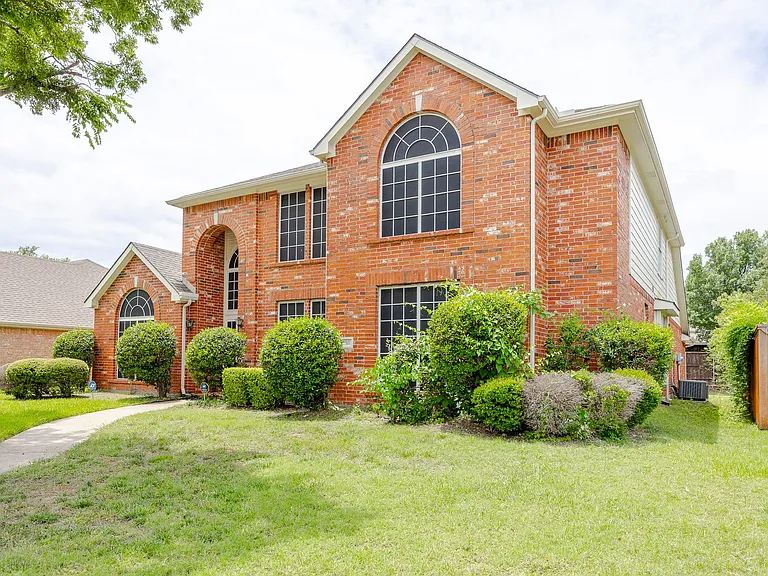 3103 Kingsbury Dr — Photo 4