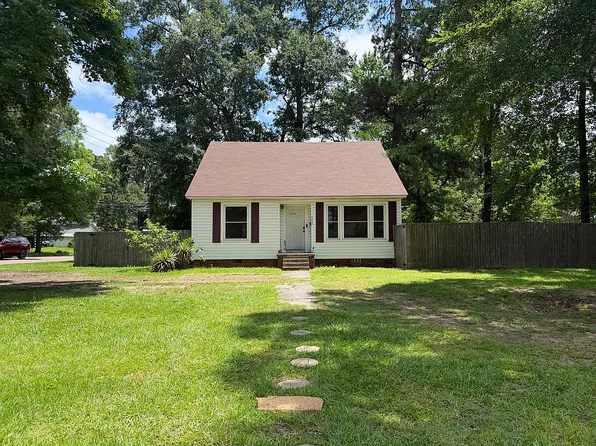 3220 Pine St, Texarkana, TX 75503