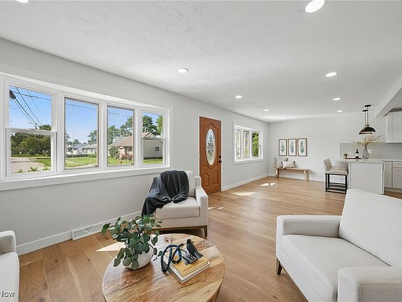 4th image of 5997 Westbrook Dr