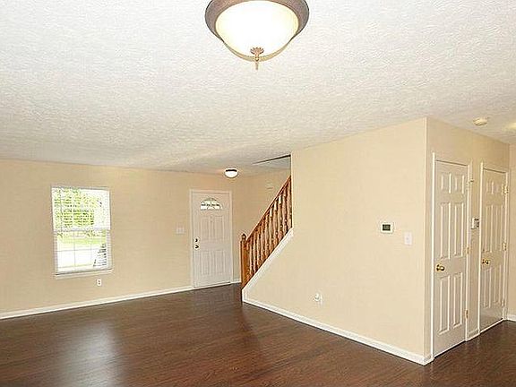 3rd image of 17023 Newberry Ln
