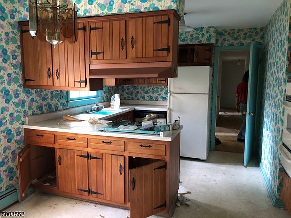 3rd image of 81 Dolly Dr