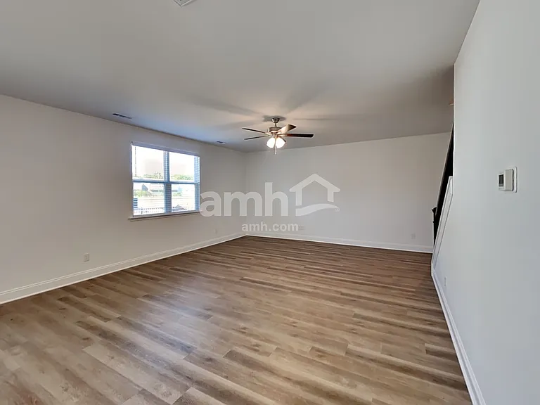 5340 Trust Dr — Photo 6