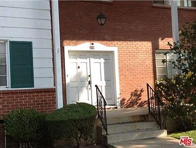 4th image of 310 N Hillcrest Blvd