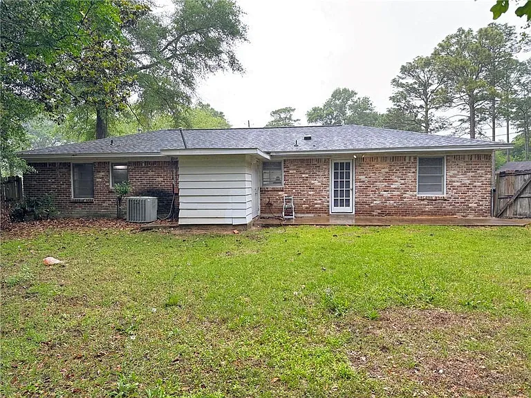 5855 Woodvale Dr — Photo 25