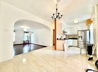 41-21 42nd St #2F, Sunnyside, NY 11104