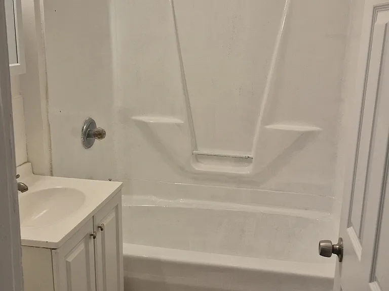 195 Francis Ave #4 — Photo 6