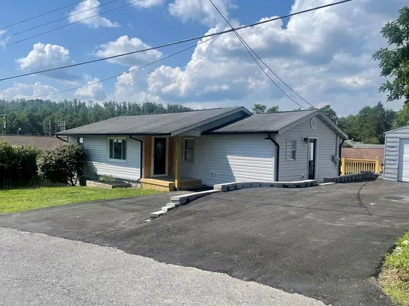 141 Hatfield Rd, Crab Orchard, WV 25827