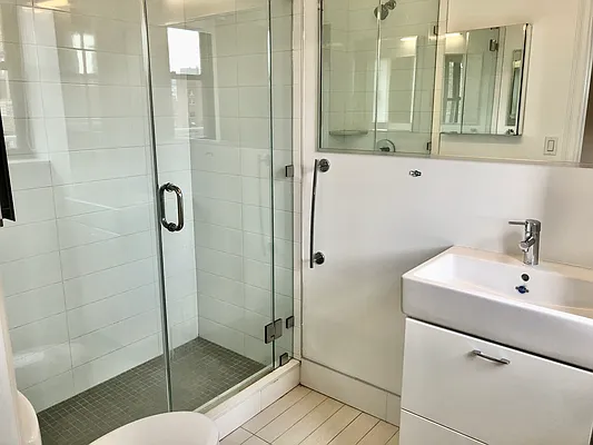 Rented by Stonehenge NYC LLC | media 6