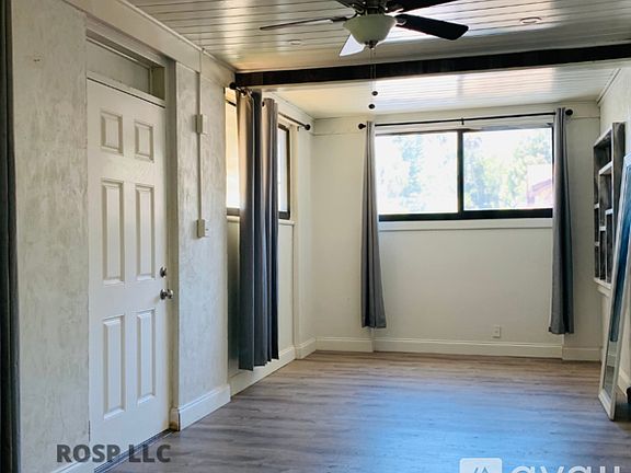 3rd image of 309 Deeley St