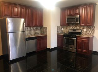 7956 Metropolitan Ave, Middle Village, NY 11379