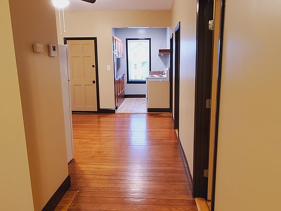 4th image of 572 Bradford Ave APT 1