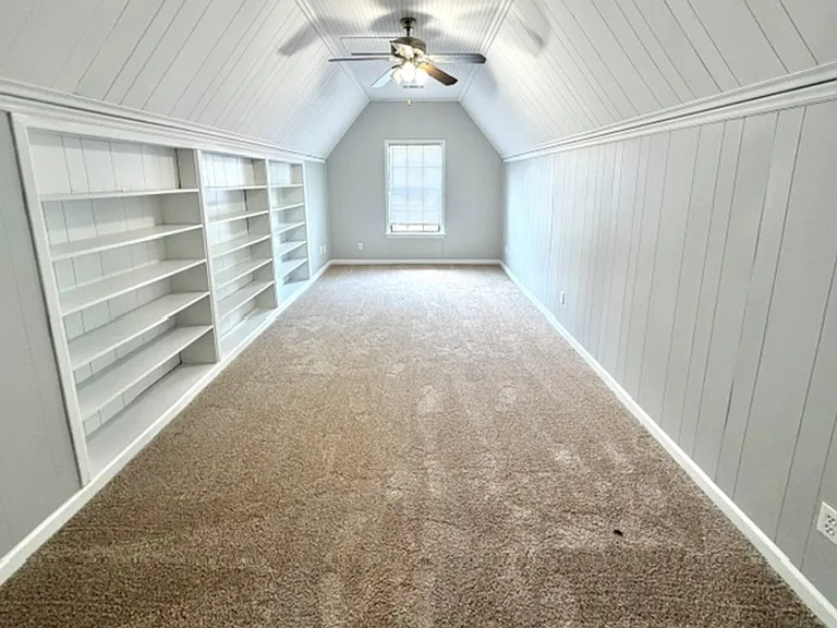 6383 Eastbrier Dr — Photo 13