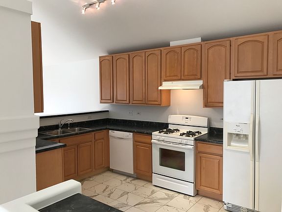 4th image of 1008 Savoy Ct #13-5