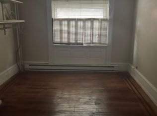 323 S 20th St #1F, Philadelphia, PA 19103